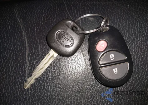 2014 Toyota Tundra Limited 5.7L V8 z USA, uszkodzony, nr VIN 5TFHY5F10EX341597